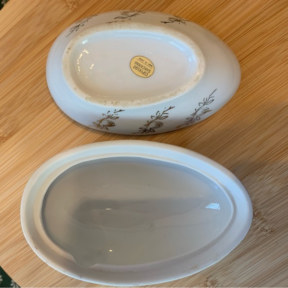 Porcelain Egg trinket box - Picture 4 of 10